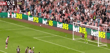 曼联客场险胜,保住了英超榜首位置 曼联客场险胜,保住了英超榜首位置