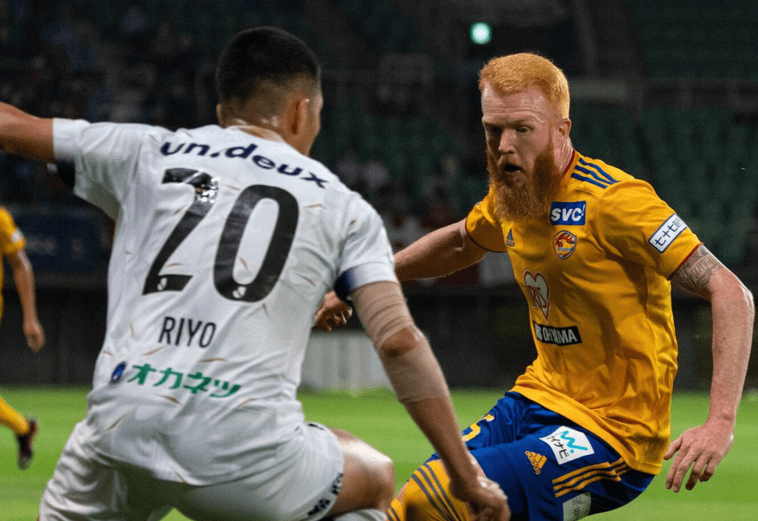 顶尖联赛比拼，球队各展特长，比赛悬念丛生的简单介绍