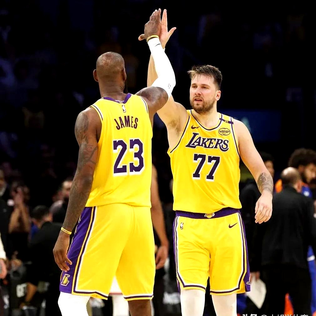 包含人击败森林狼,稳坐榜首宝座的词条 包含人击败森林狼,稳坐榜首宝座的词条