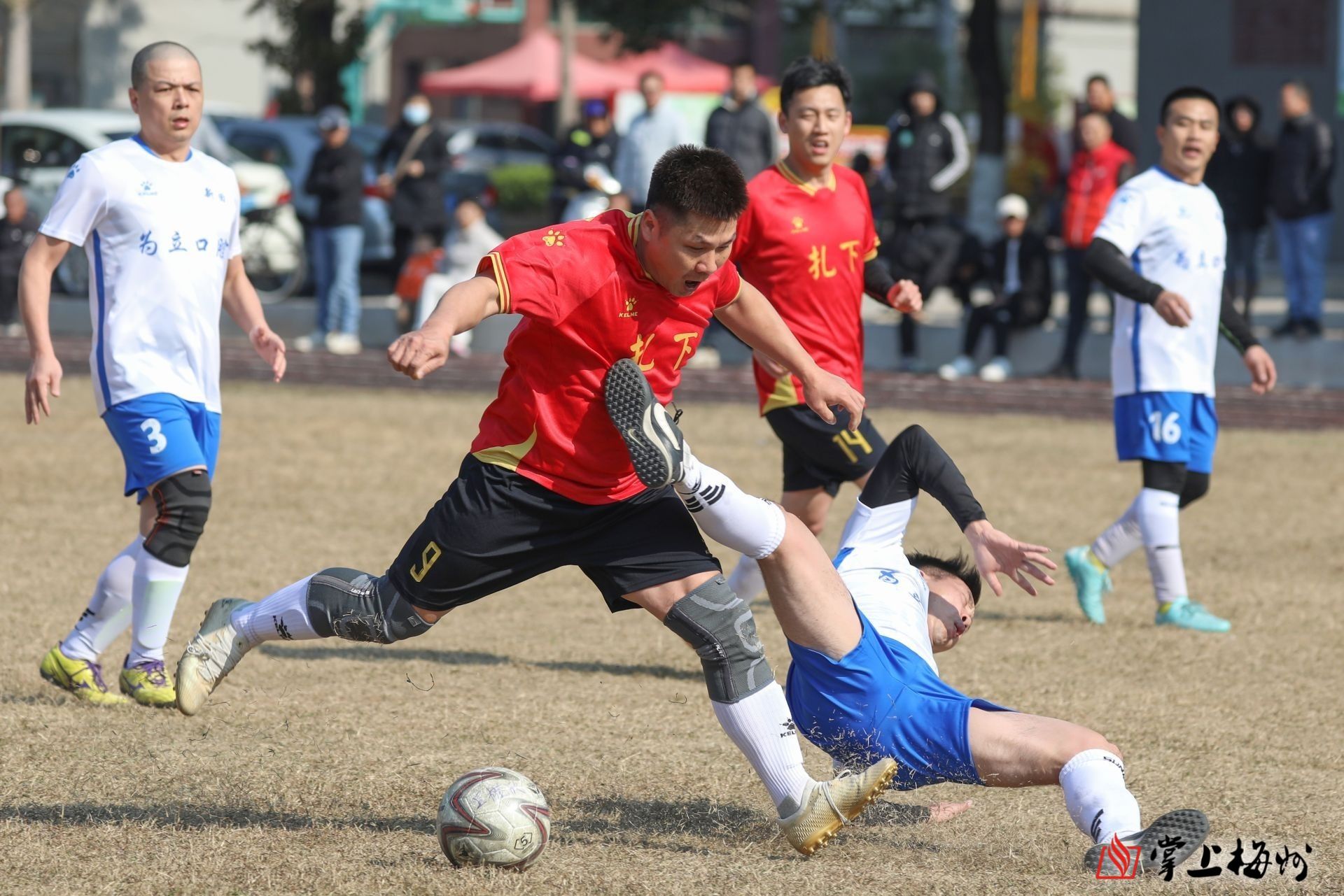 赛场激情!豪门球队激烈对抗,实力碰撞的简单介绍 赛场激情!豪门球队激烈对抗,实力碰撞的简单介绍