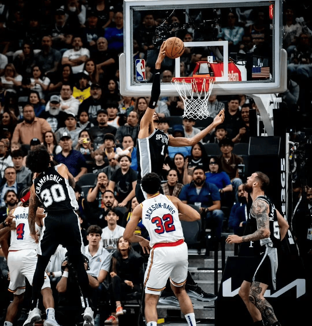 篮球联赛再度掀起激情对决风暴 篮球联赛再度掀起激情对决风暴