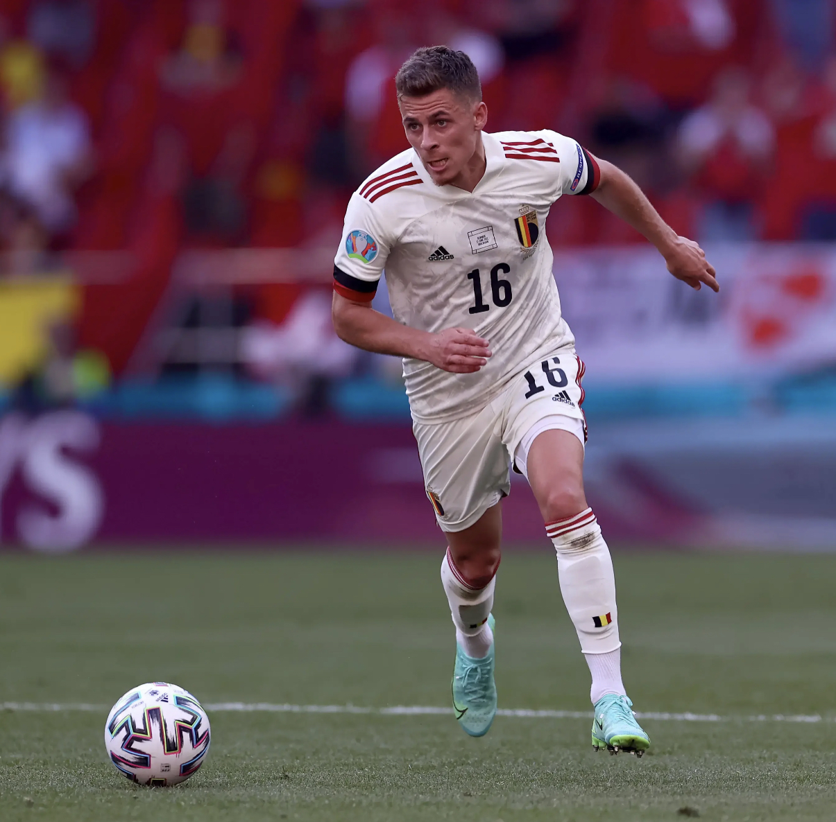 阿扎尔完成意甲首球,展现退役后实力 阿扎尔完成意甲首球,展现退役后实力