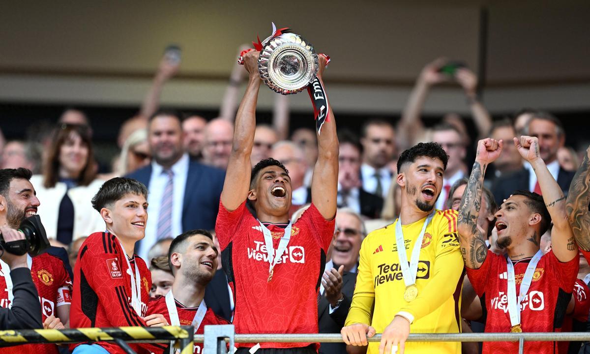 布鲁诺效力曼联拿下英超冠军的简单介绍