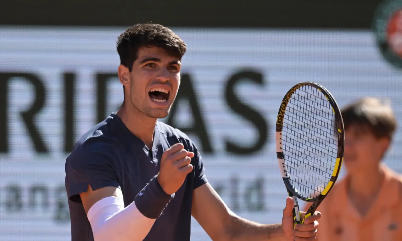 戴维斯杯翻盘法网，兹维列夫关键制胜