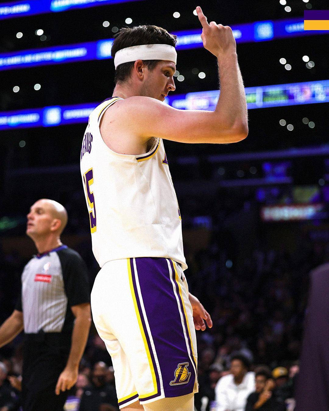 爵士爆冷鹈鹕，东契奇送出助攻