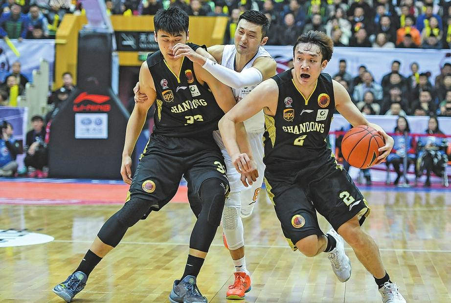 四川队完胜山东队,保罗刷新纪录 四川队完胜山东队,保罗刷新纪录