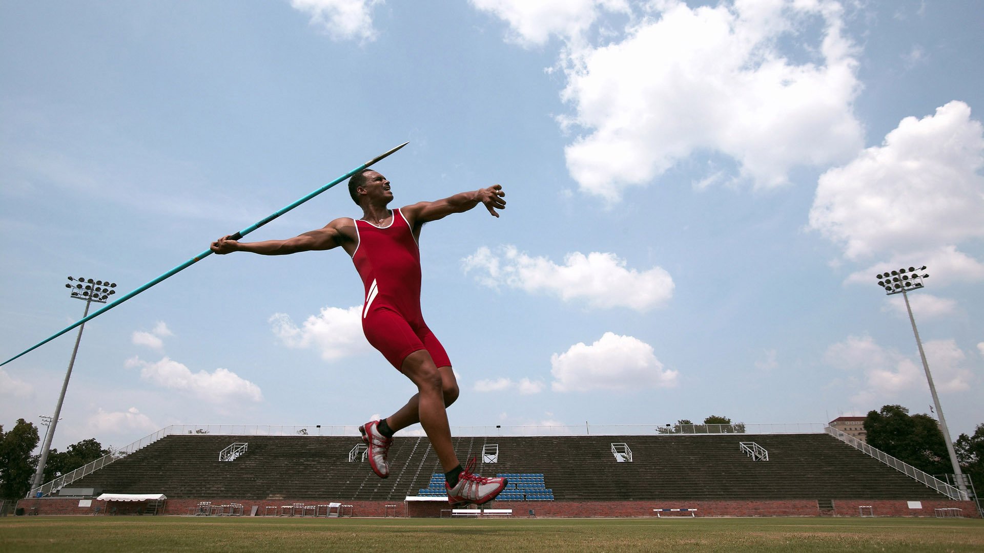 绿茵与硬木的生死博弈，当意甲焦点战遇见灰熊的逆袭
